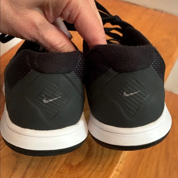 Black Nike Woman’s Flex Experience RN 4 Running Shoes, Size 7.5 - Picture 3 of 6